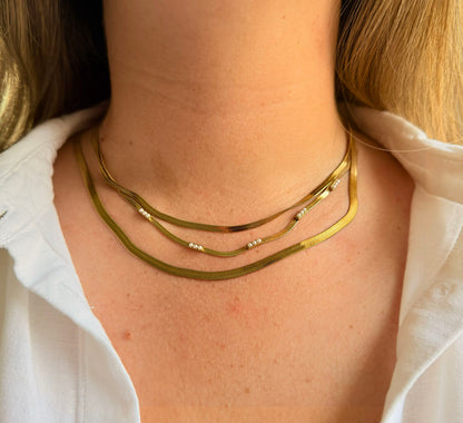 Thin Pearl Snake Necklace