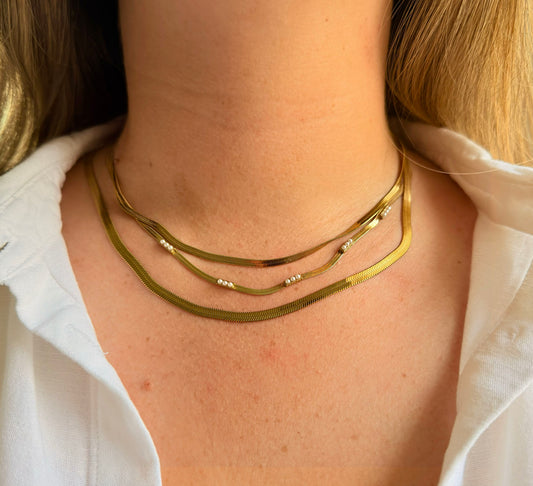 Thin Pearl Snake Necklace